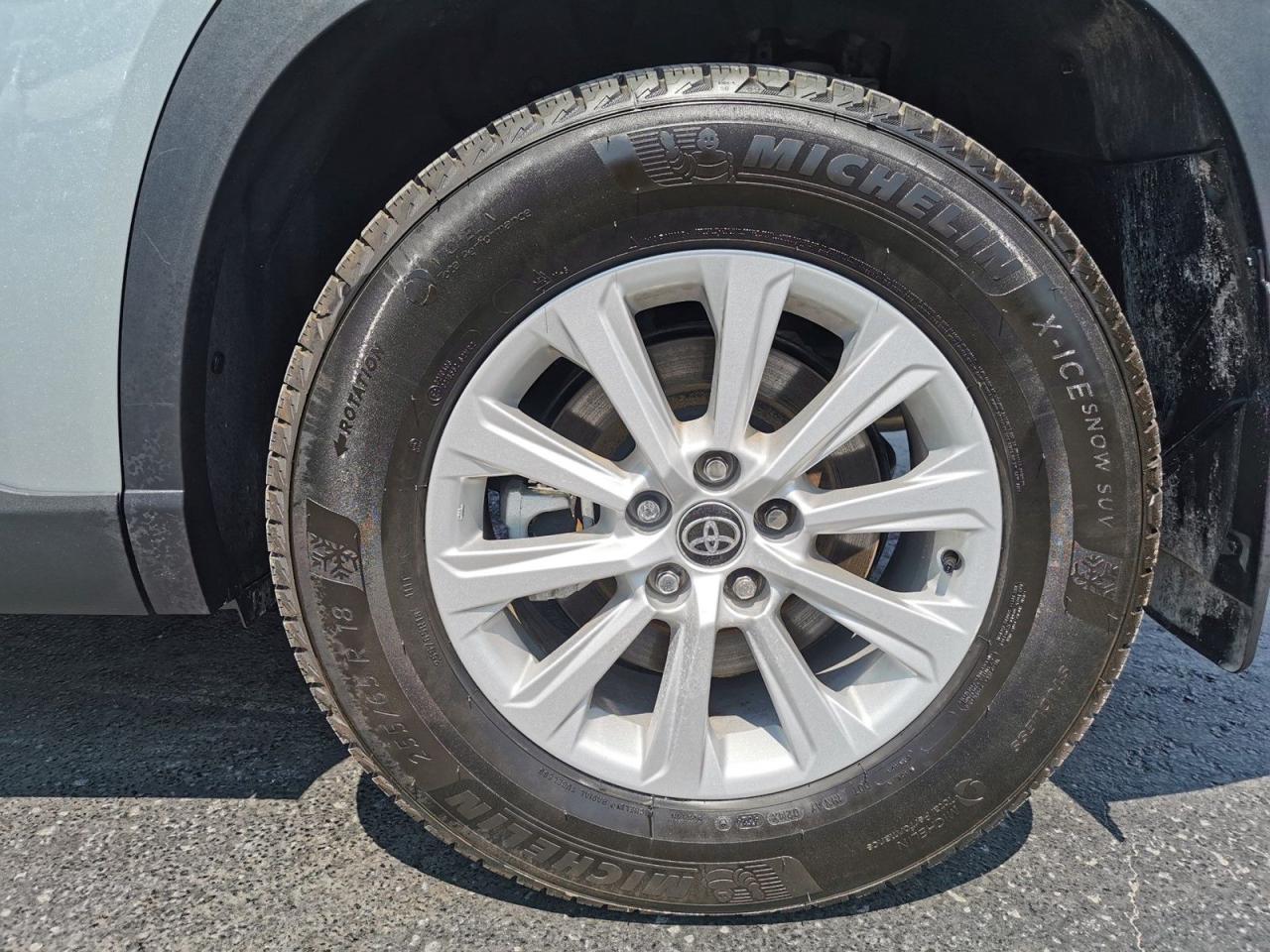 2024 Toyota Grand Highlander XLE AWD - Photo #9
