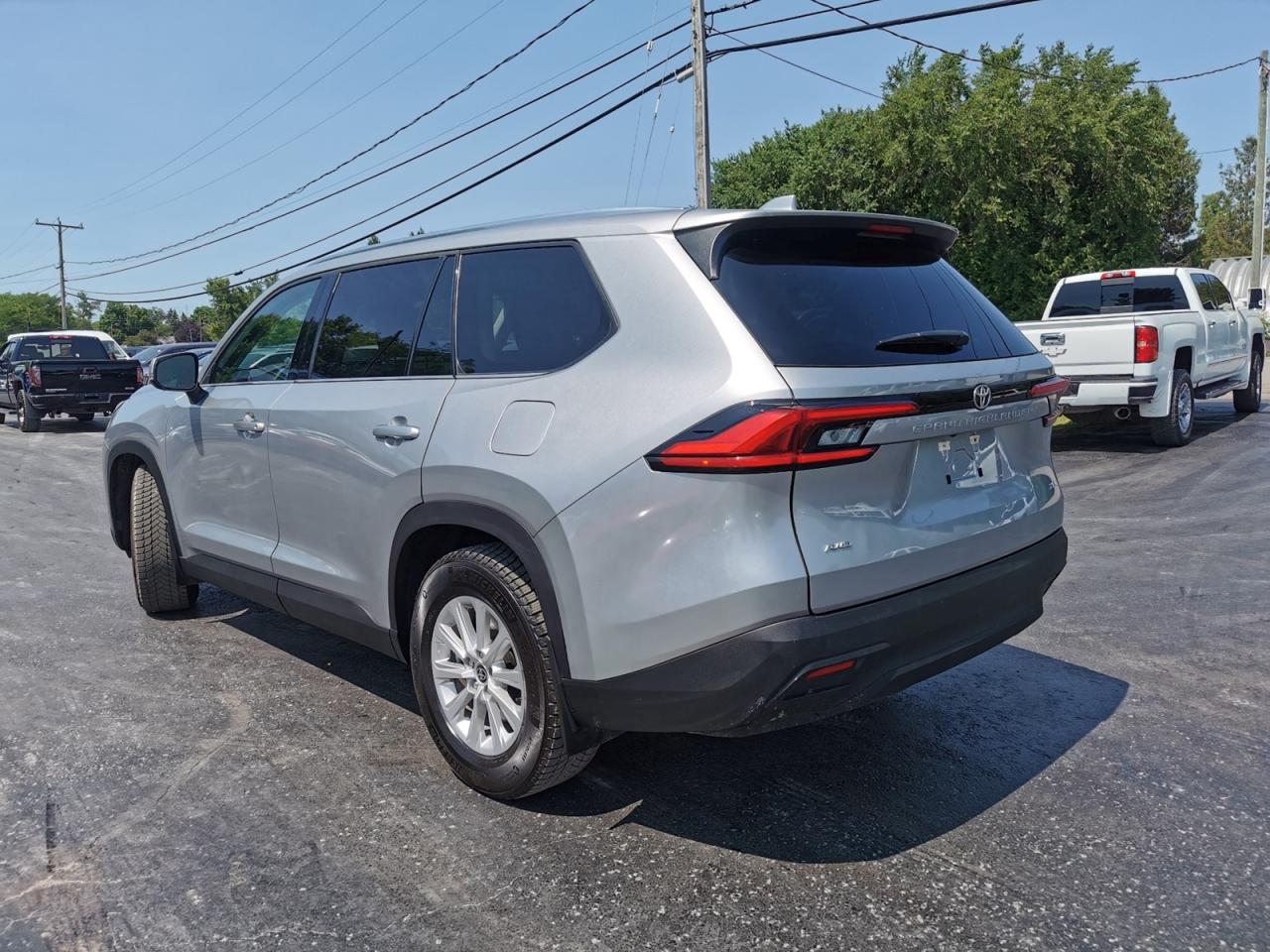 2024 Toyota Grand Highlander XLE AWD - Photo #3