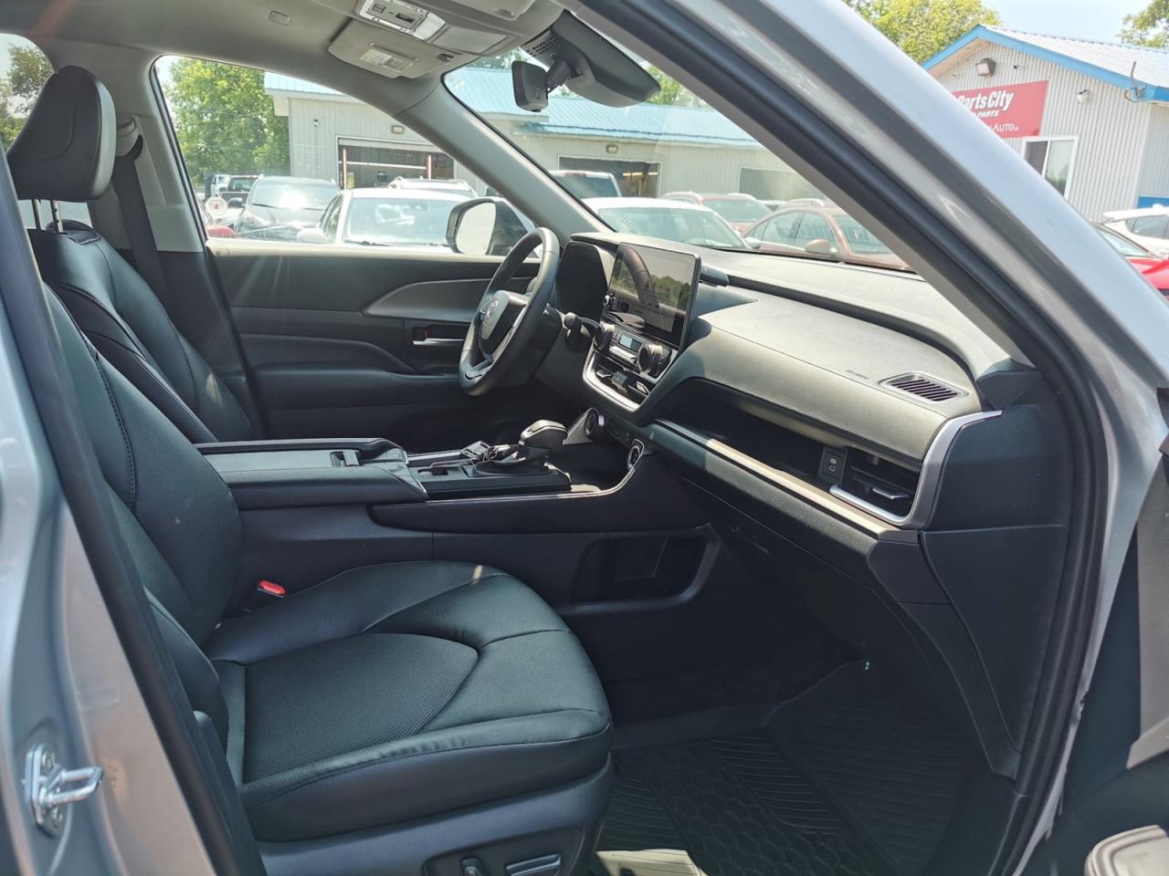 2024 Toyota Grand Highlander XLE AWD - Photo #25
