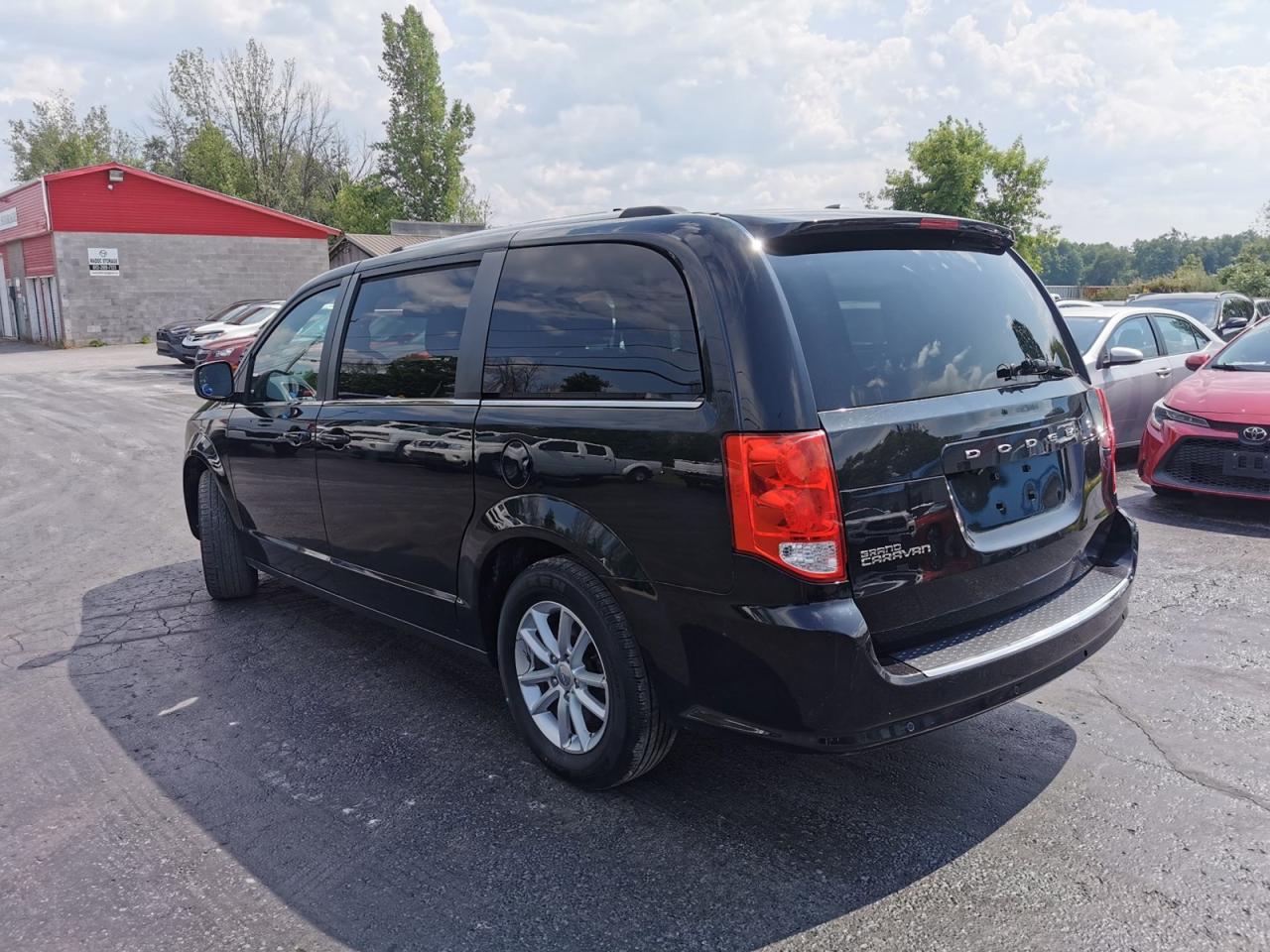 2020 Dodge Grand Caravan SXT - Photo #3