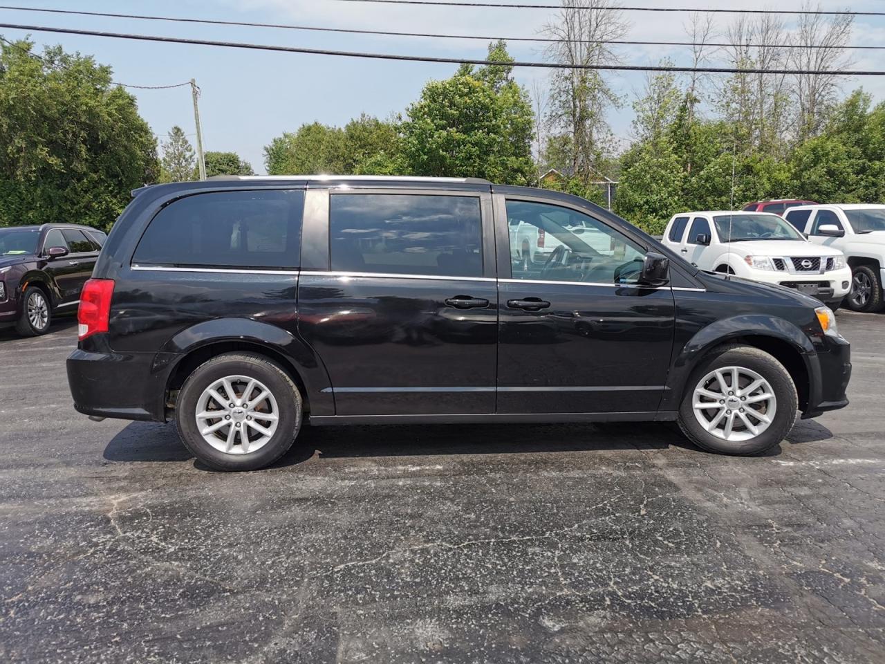 2020 Dodge Grand Caravan SXT - Photo #6