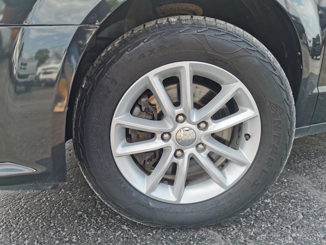2020 Dodge Grand Caravan SXT - Photo #9