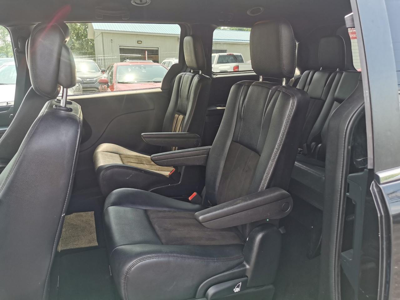 2020 Dodge Grand Caravan SXT - Photo #14