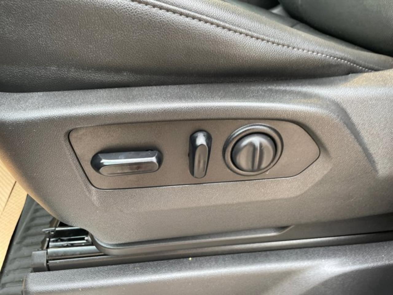 12722298