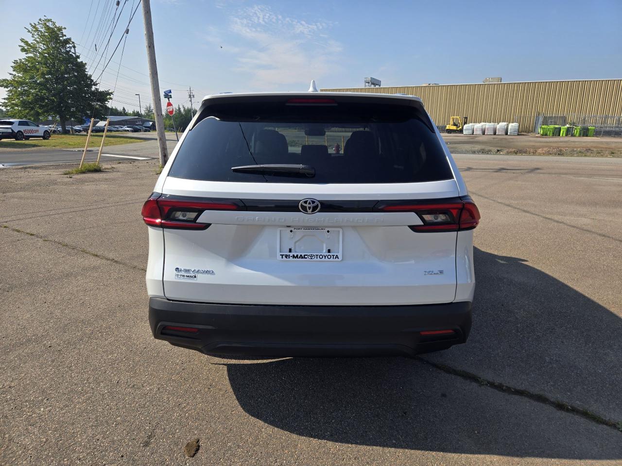 2025 Toyota Grand Highlander GRAND HIGHLANDER HYBRID XLE - Photo3
