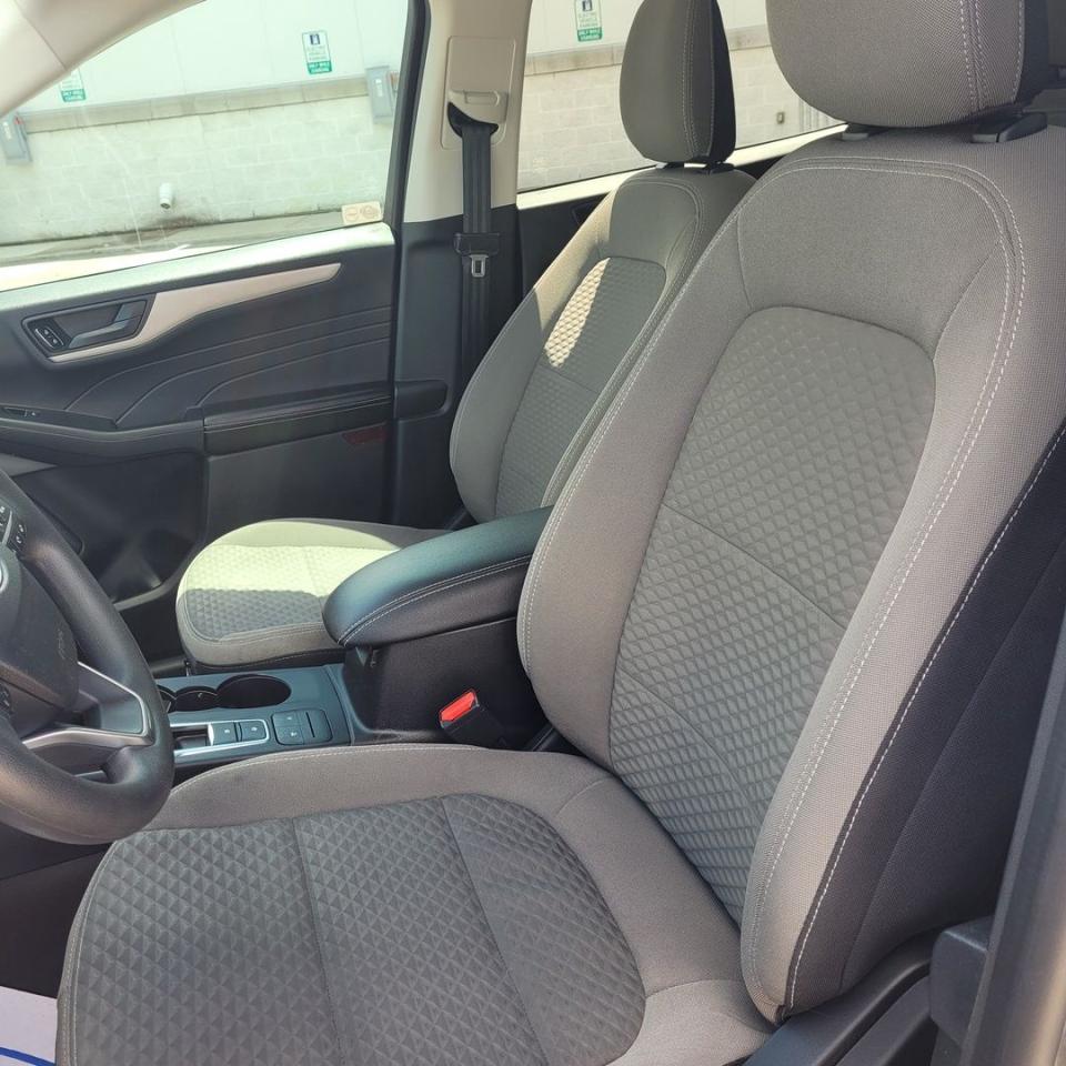 2022 Ford Escape SE Photo27