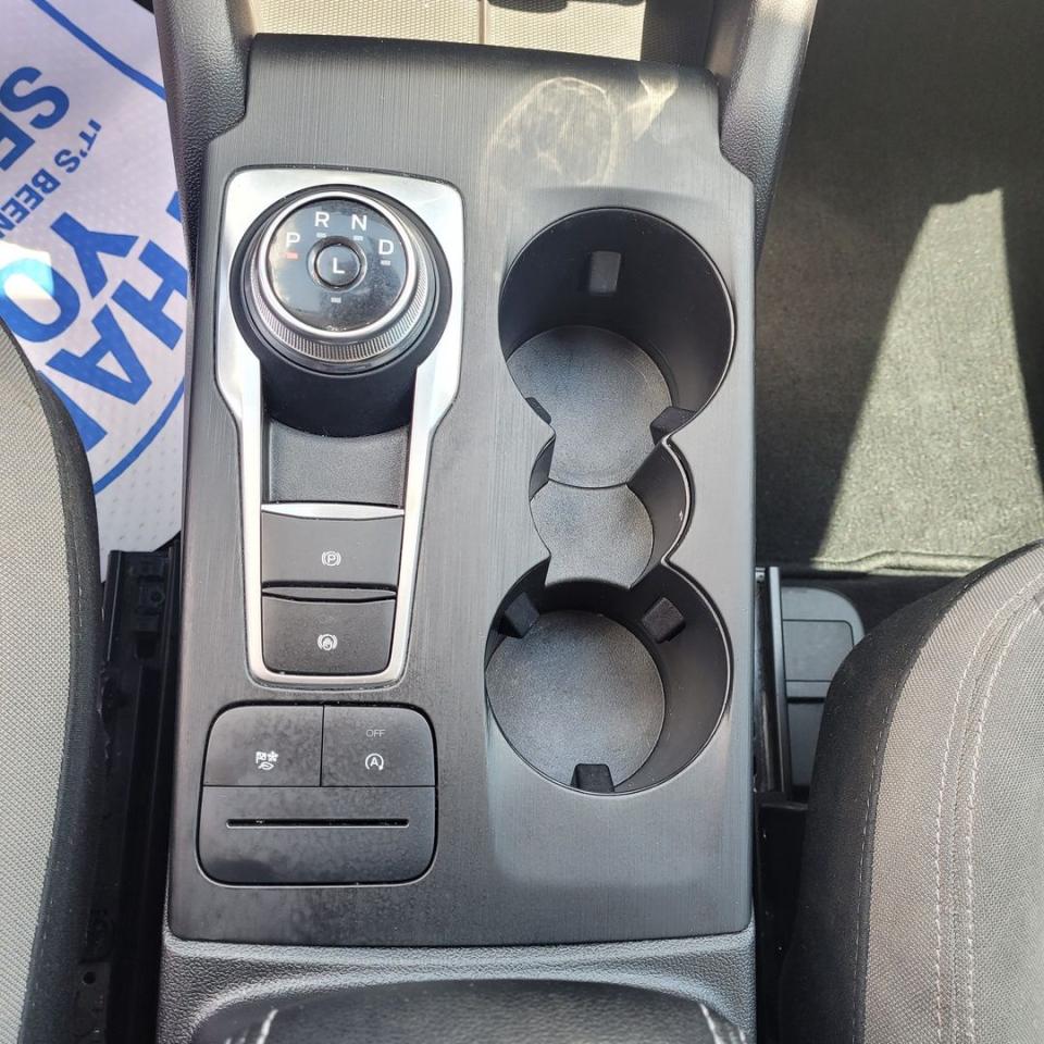 2022 Ford Escape SE Photo16
