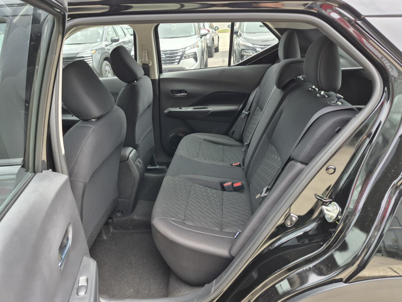 2025 Nissan Kicks Play SV FWD Photo12