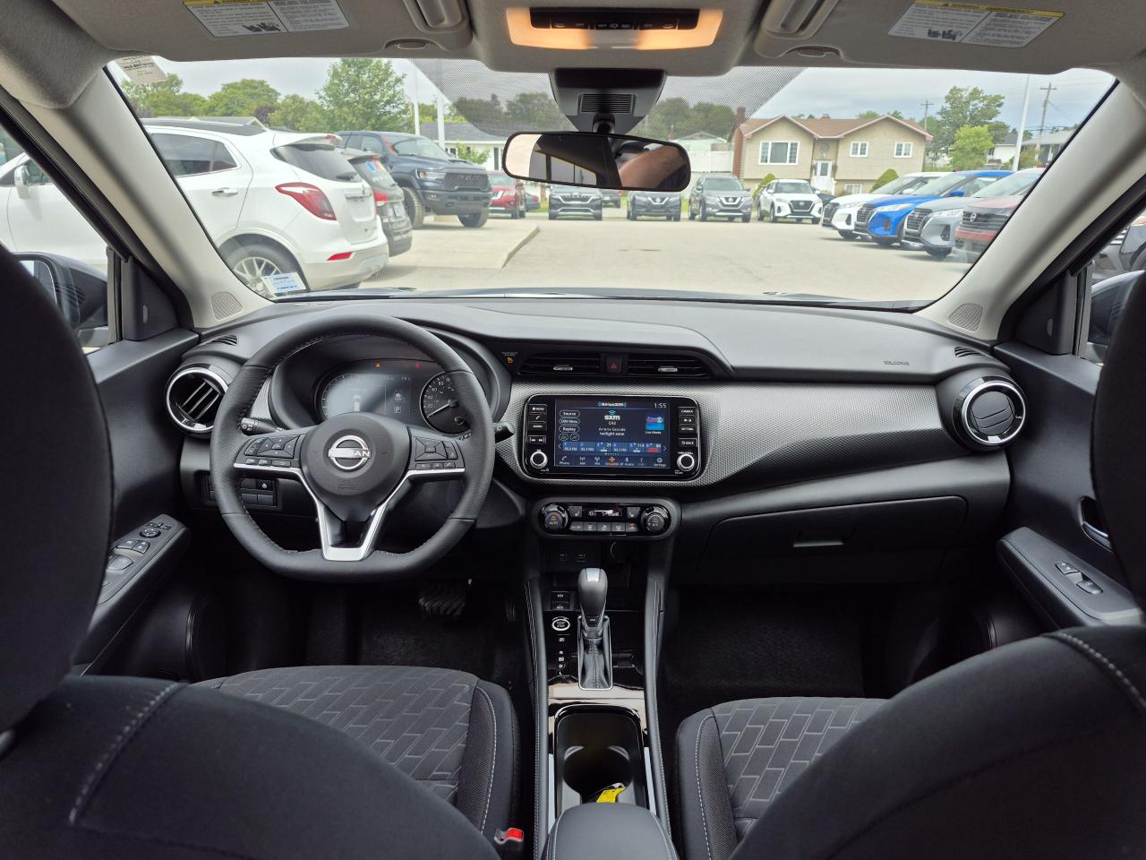 2025 Nissan Kicks Play SV FWD Photo13