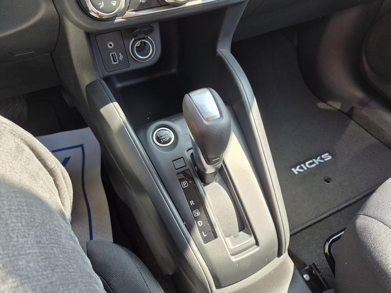 2025 Nissan Kicks Play S FWD Photo25