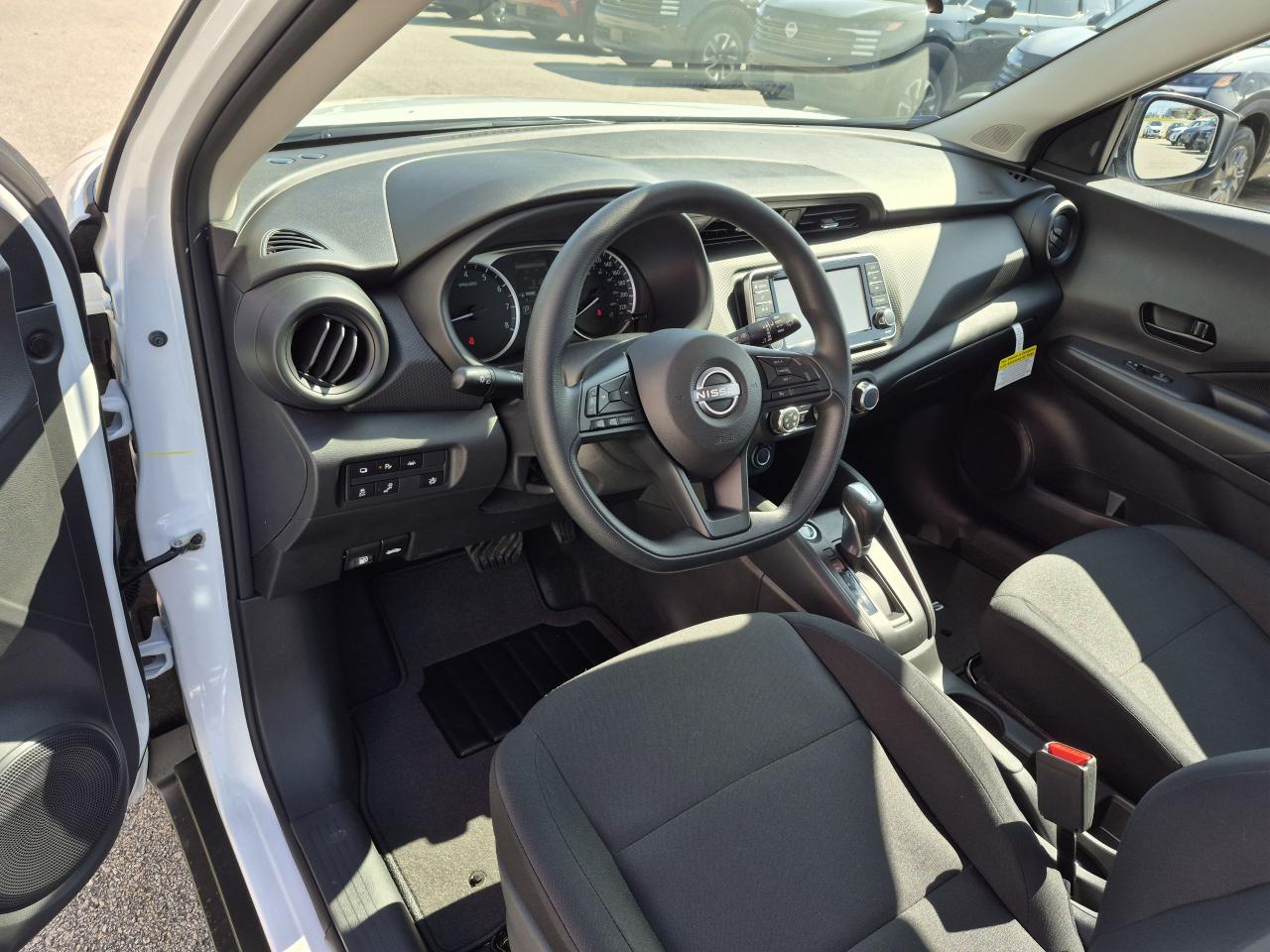 2025 Nissan Kicks Play S FWD Photo21