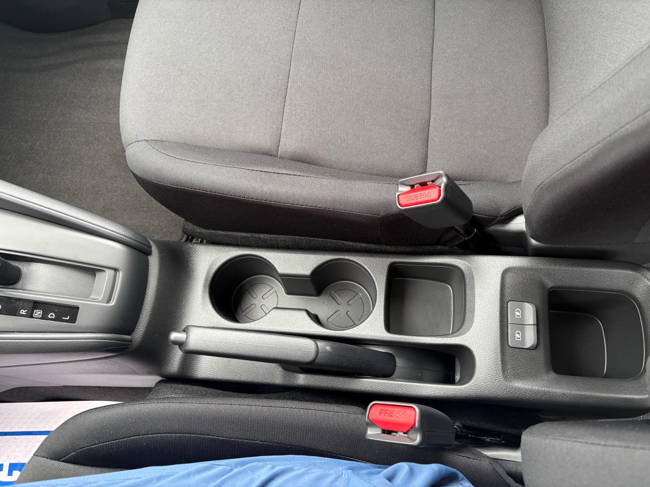 2025 Nissan Kicks Play S FWD Photo10