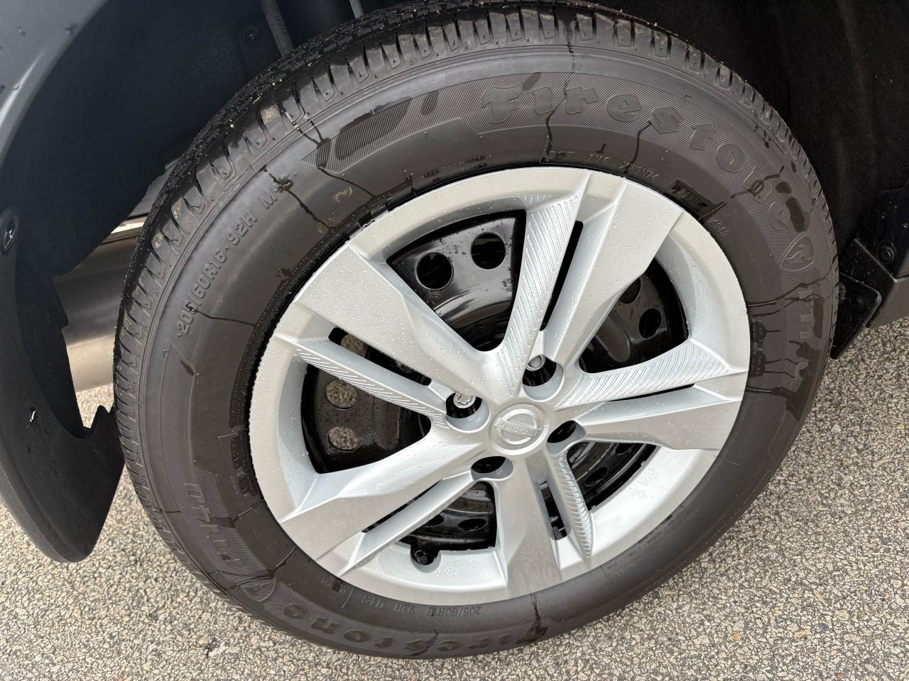 2025 Nissan Kicks Play S FWD Photo12