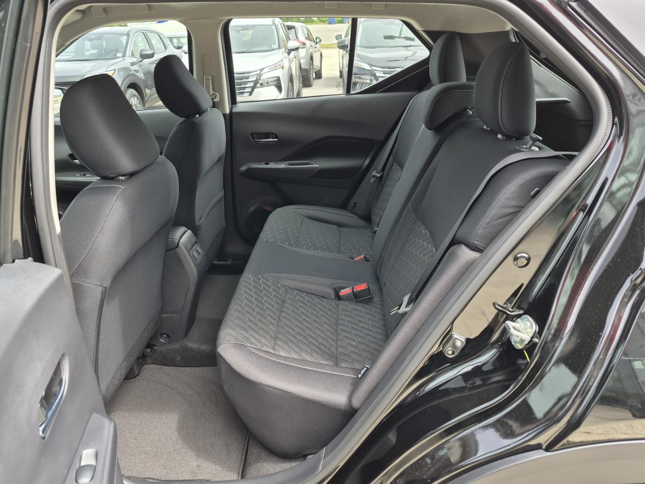 2025 Nissan Kicks Play SV FWD Photo12