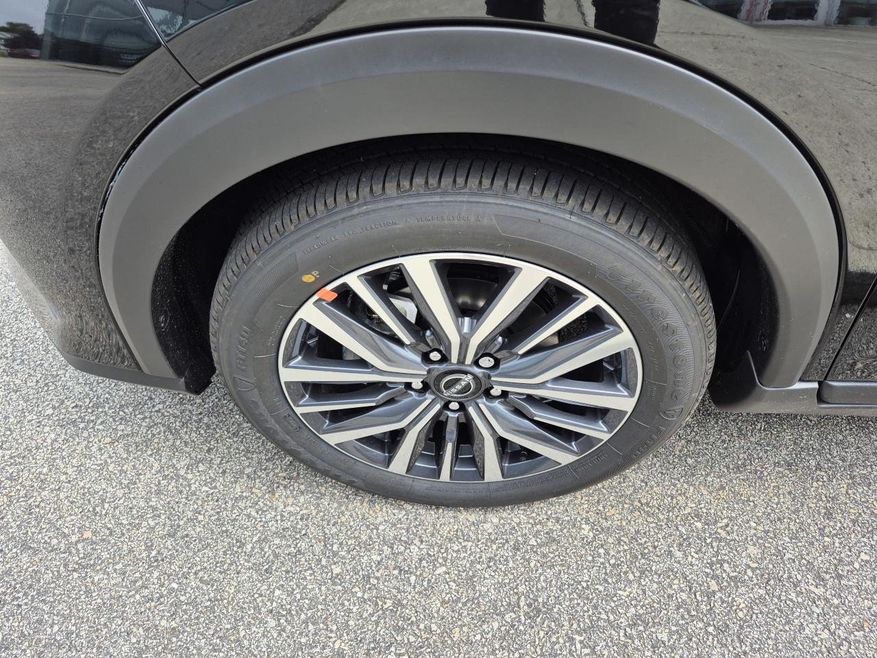 2025 Nissan Kicks Play SV FWD Photo15