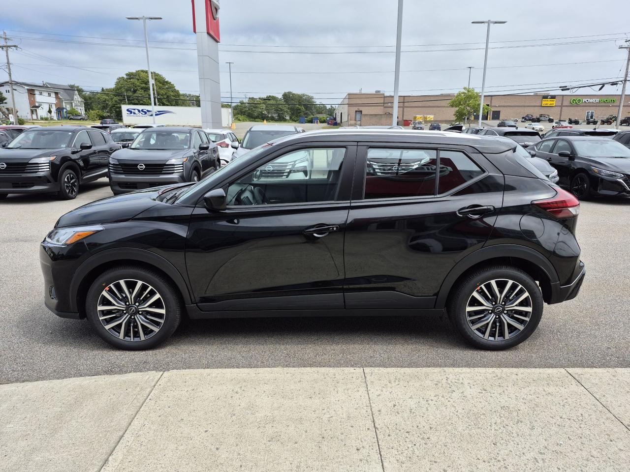 2025 Nissan Kicks Play SV FWD Photo19