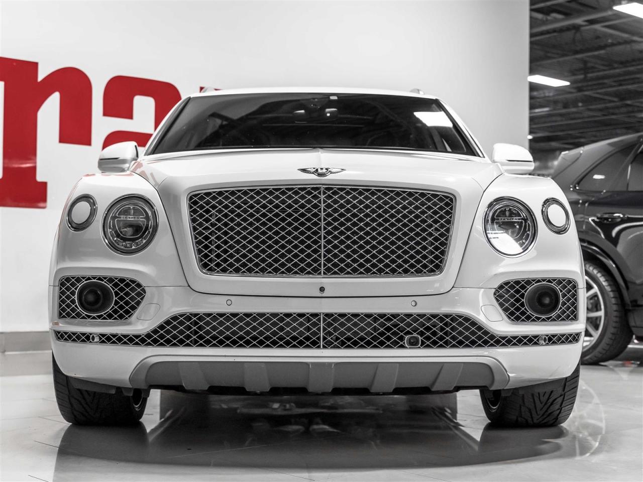 2020 Bentley Bentayga V8|TOURING SPEC|CITY SPEC|NAIM FOR BENTLEY|NIGHT VISION|LOADED Photo2