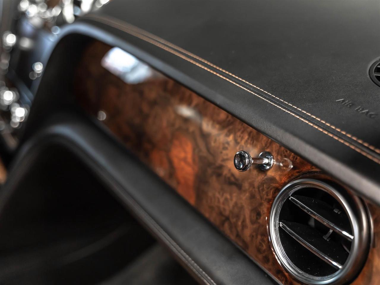 2020 Bentley Bentayga V8|TOURING SPEC|CITY SPEC|NAIM FOR BENTLEY|NIGHT VISION|LOADED Photo