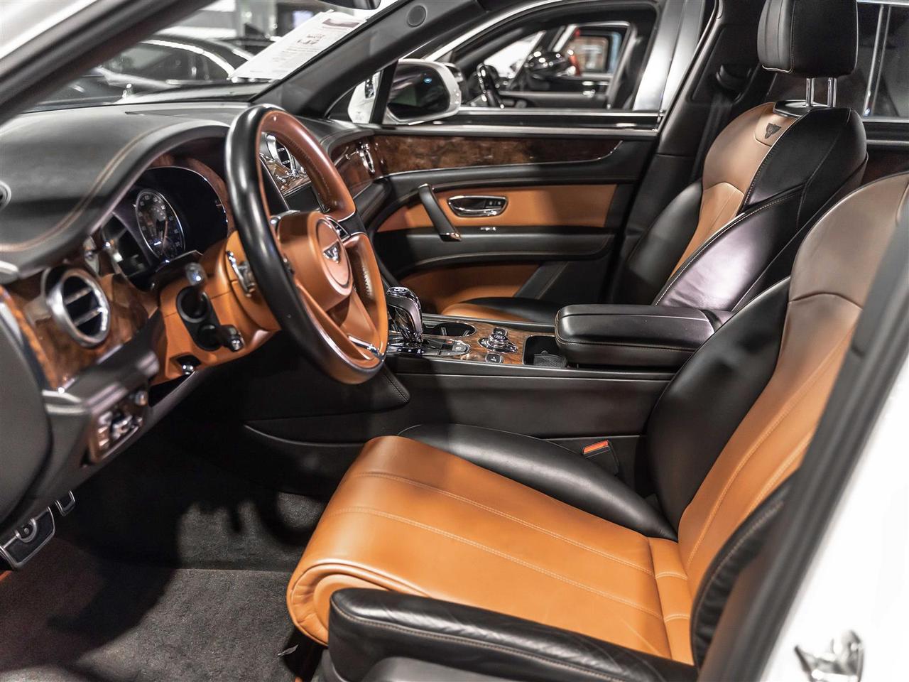 2020 Bentley Bentayga V8|TOURING SPEC|CITY SPEC|NAIM FOR BENTLEY|NIGHT VISION|LOADED Photo