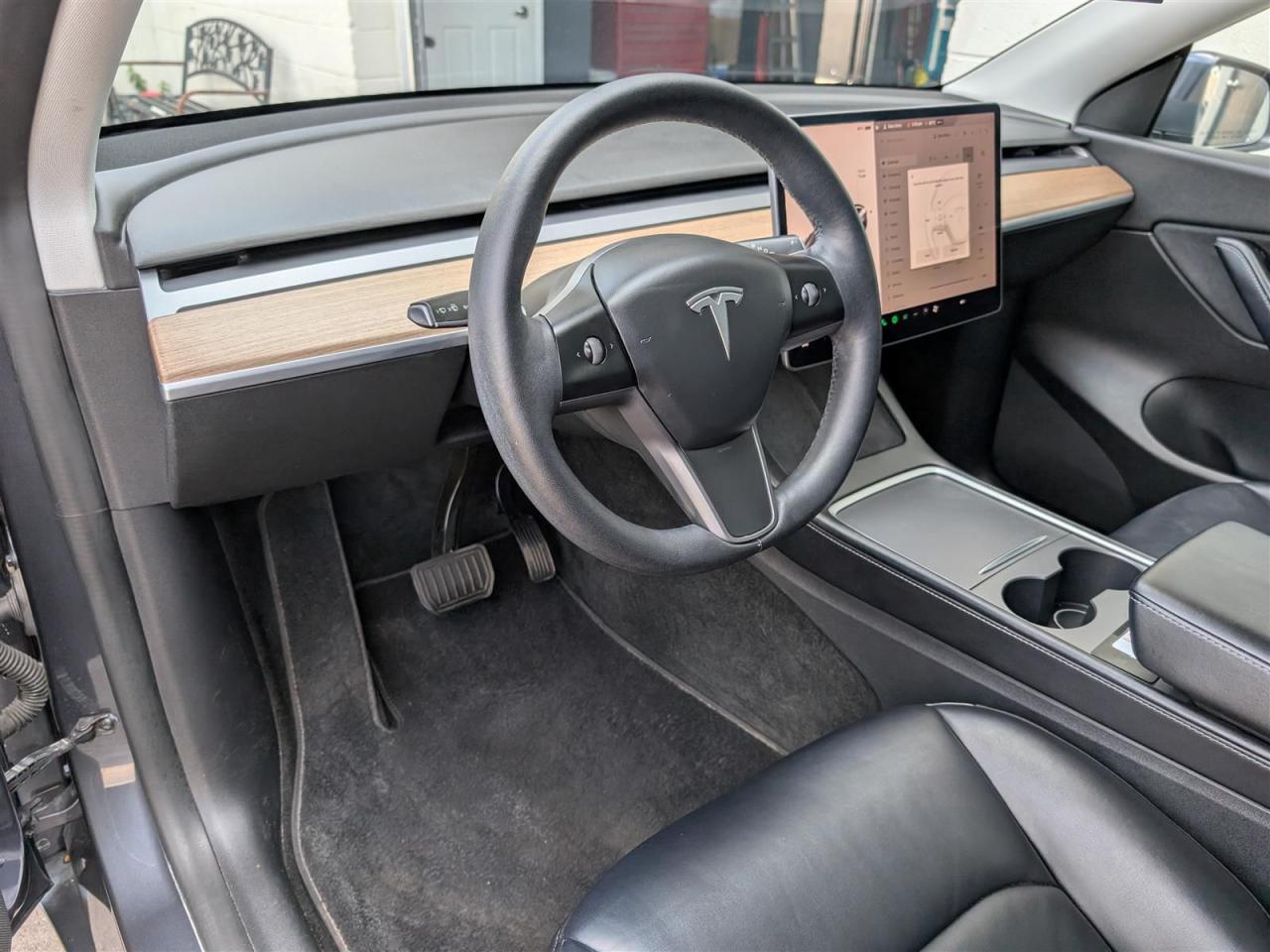 2022 Tesla Model Y LONG RANGE AWD - DUAL MOTOR