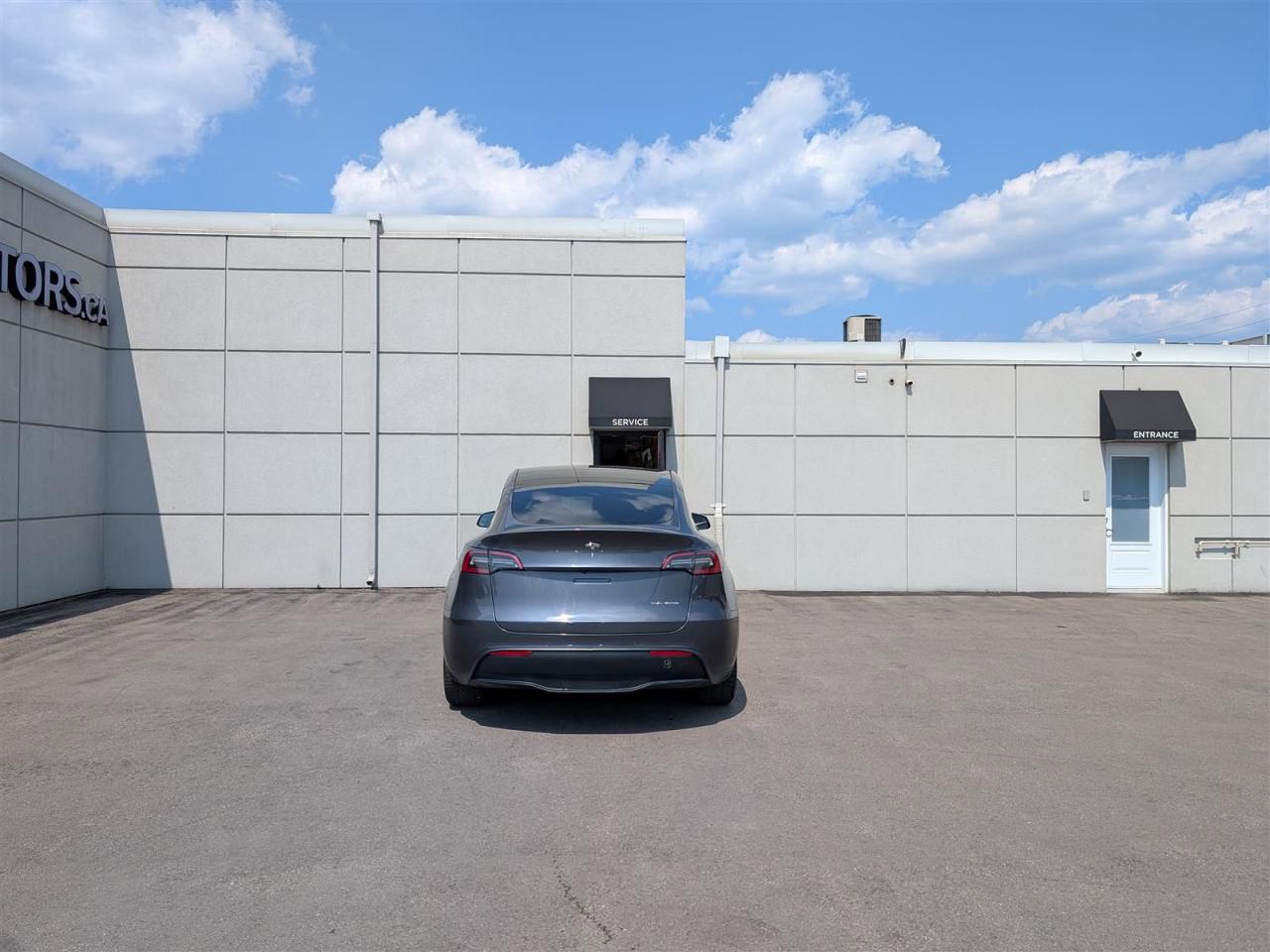 2022 Tesla Model Y LONG RANGE AWD - DUAL MOTOR