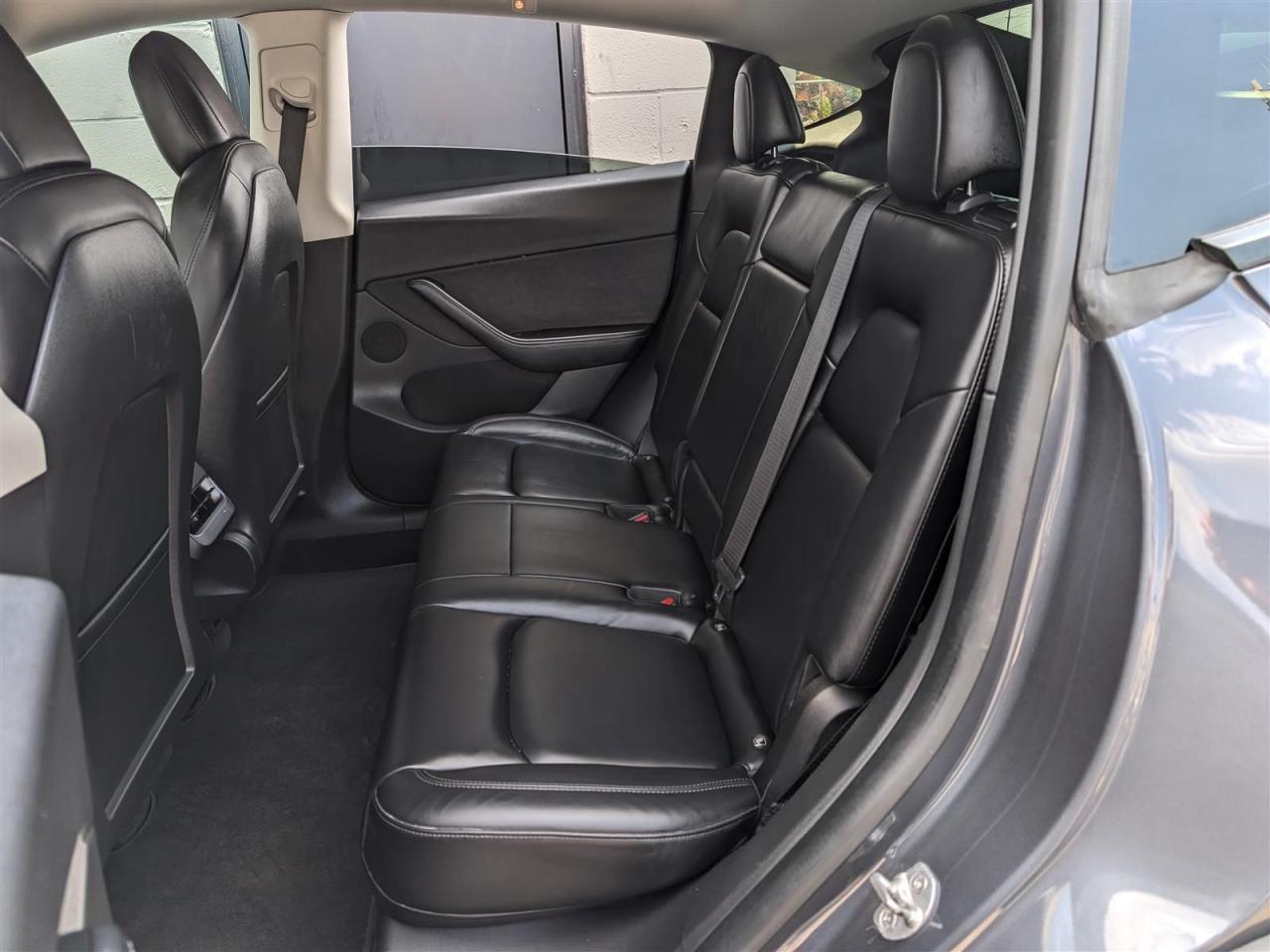 2022 Tesla Model Y LONG RANGE AWD - DUAL MOTOR
