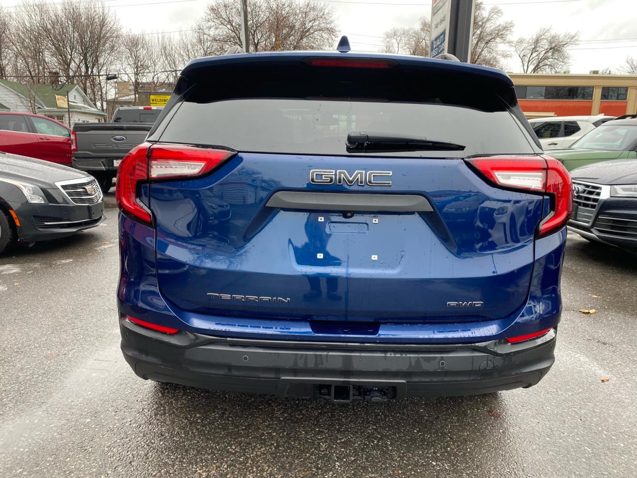 2022 GMC Terrain SLT | AWD | LOW KMS Photo4