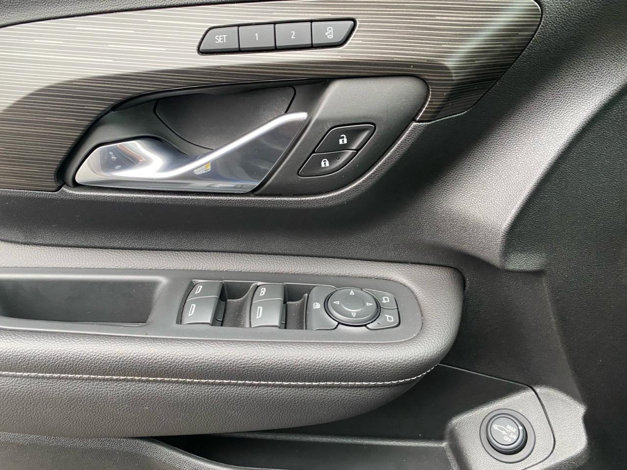 2022 GMC Terrain SLT | AWD | LOW KMS Photo