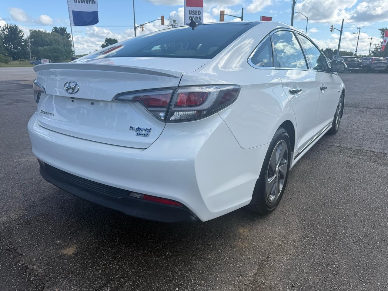 2016 Hyundai Sonata Hybrid Limited Photo2