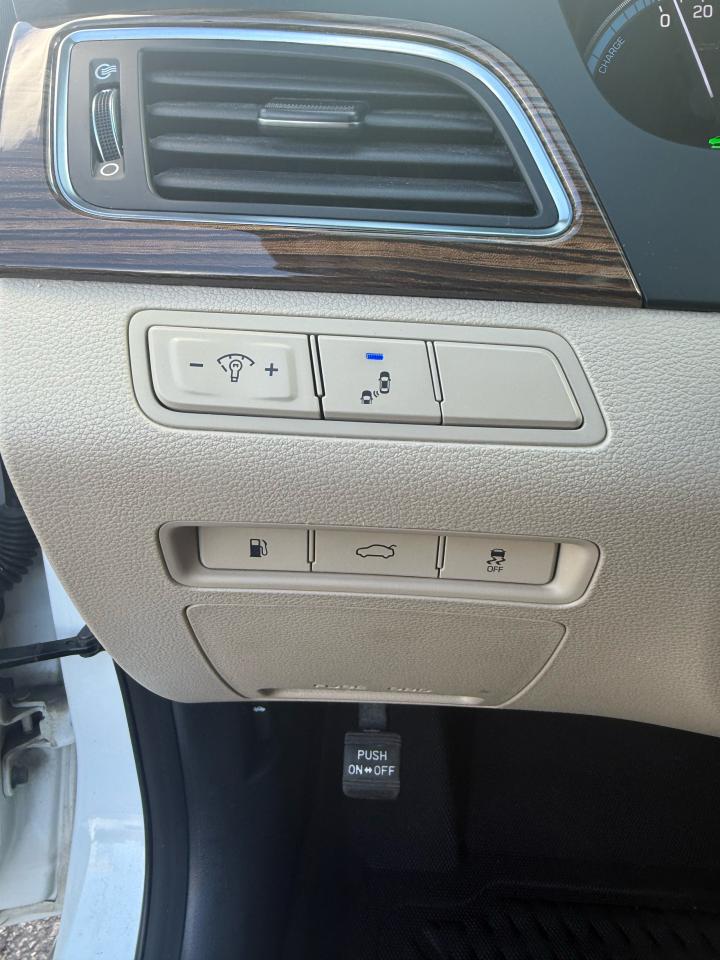 2016 Hyundai Sonata Hybrid Limited Photo45