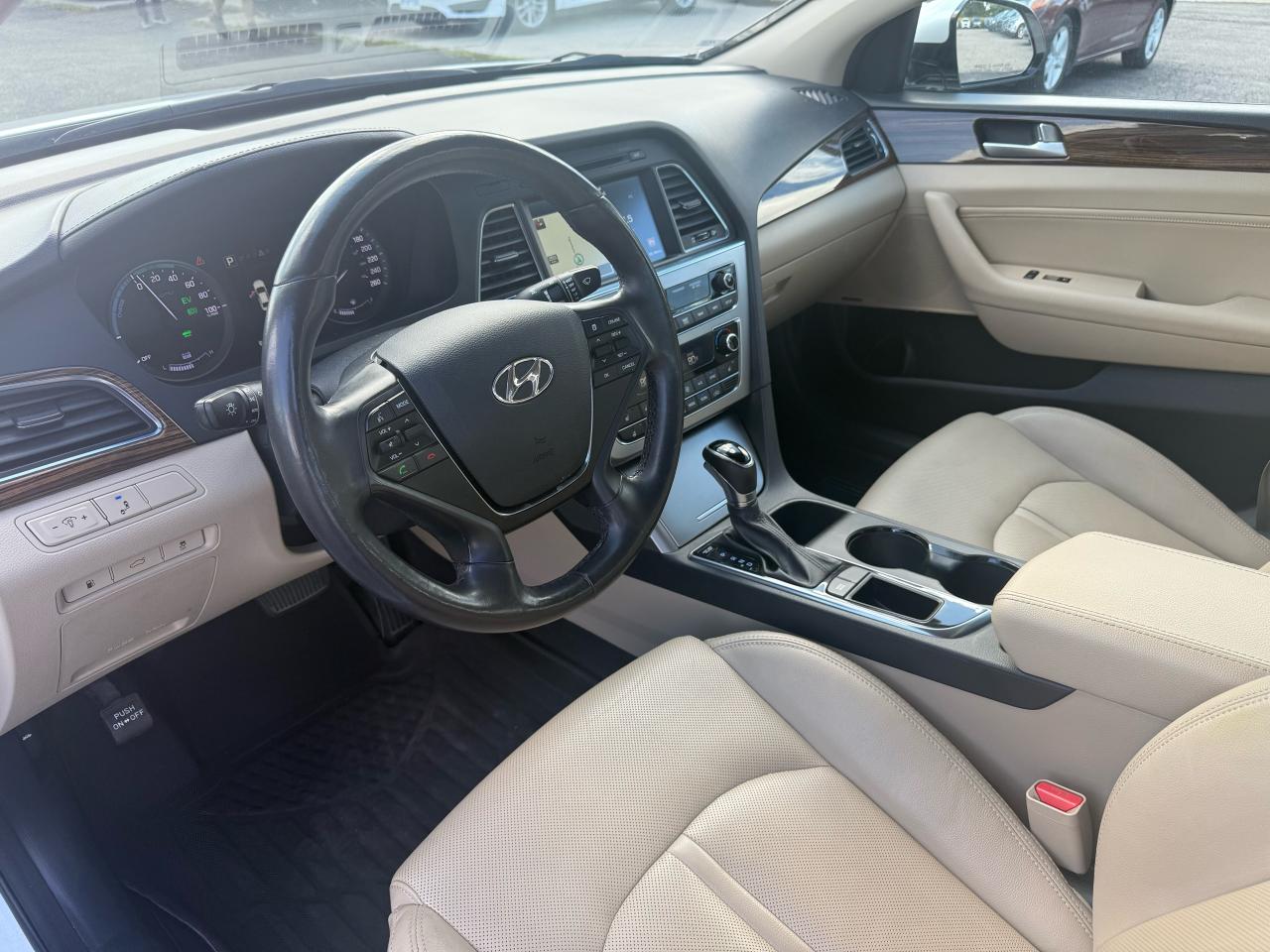 2016 Hyundai Sonata Hybrid Limited Photo18