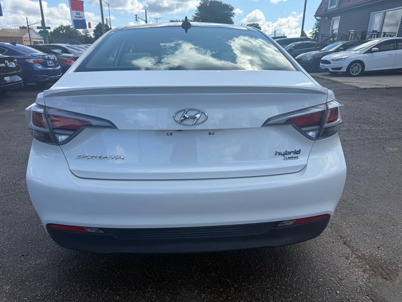 2016 Hyundai Sonata Hybrid Limited Photo4
