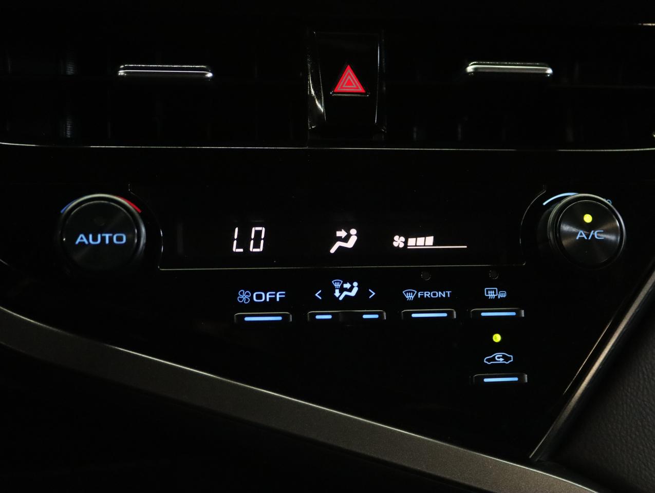2022 Toyota Camry SE | Leather | LaneDep | Heated Seats | CarPlay