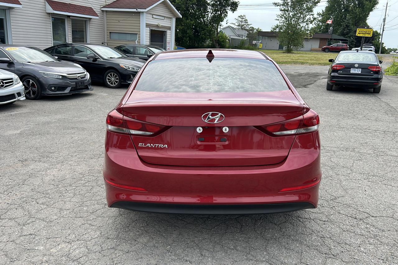 2017 Hyundai Elantra GL - Photo #5