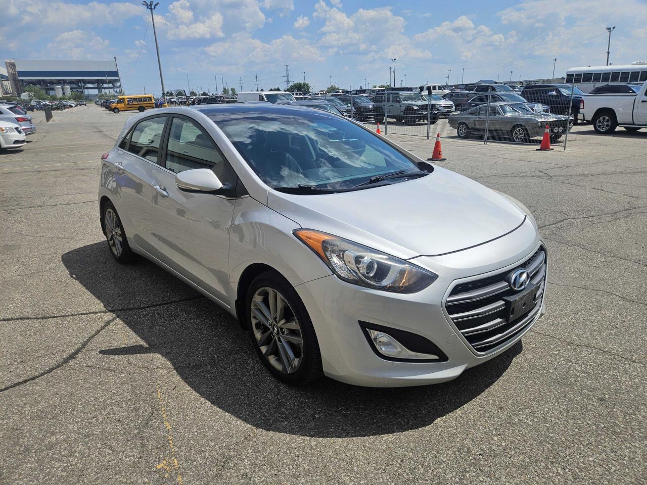 2016 Hyundai Elantra GT Limited | Leather | Pano Roof | Nav | Cam | Alloys Photo14