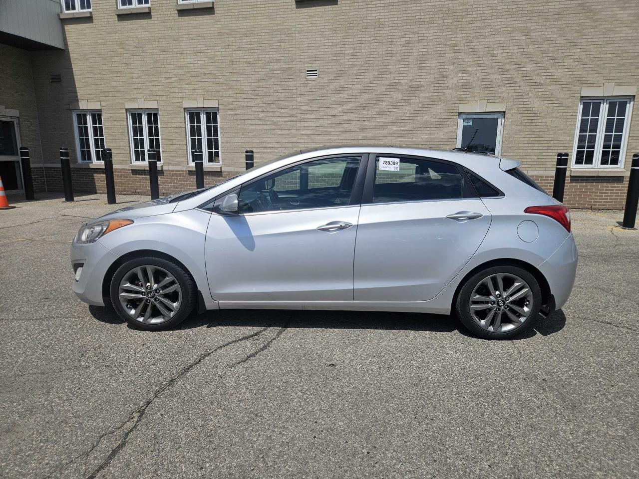 2016 Hyundai Elantra GT Limited | Leather | Pano Roof | Nav | Cam | Alloys Photo15