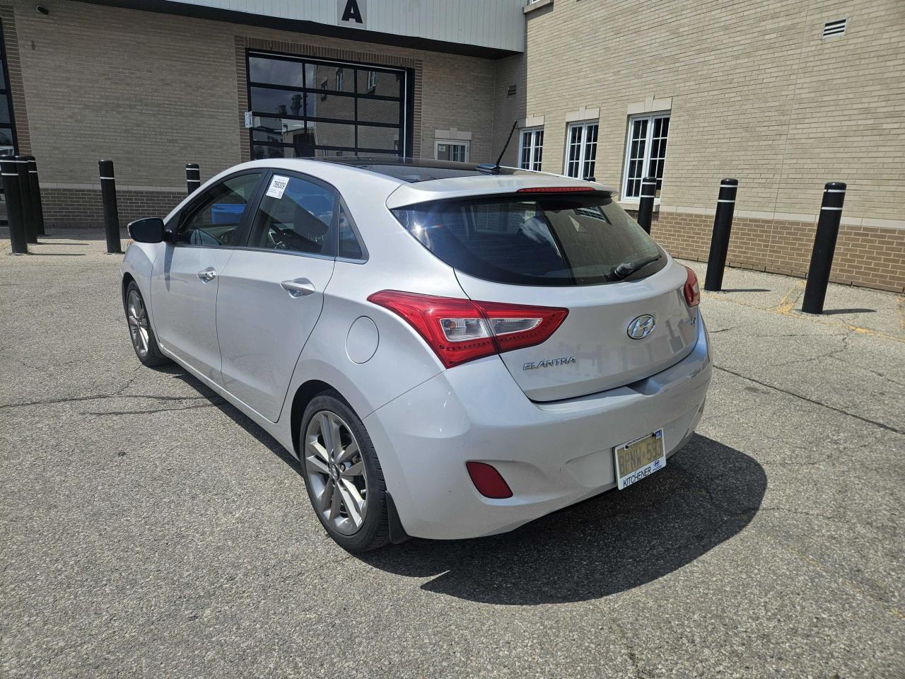 2016 Hyundai Elantra GT Limited | Leather | Pano Roof | Nav | Cam | Alloys Photo16