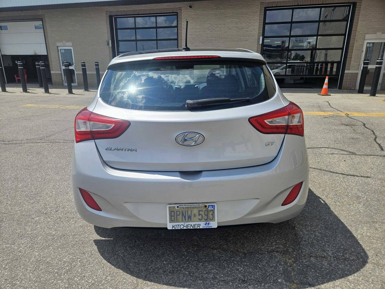 2016 Hyundai Elantra GT Limited | Leather | Pano Roof | Nav | Cam | Alloys Photo17