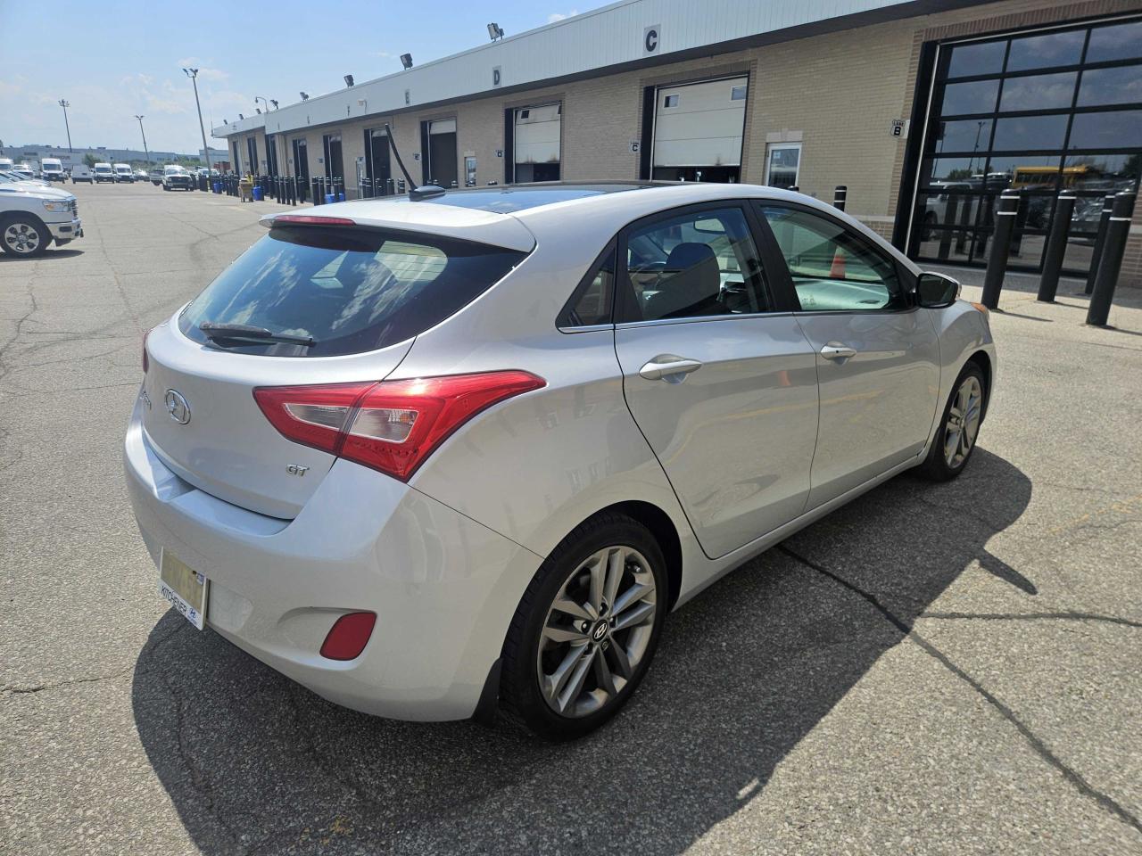 2016 Hyundai Elantra GT Limited | Leather | Pano Roof | Nav | Cam | Alloys Photo18