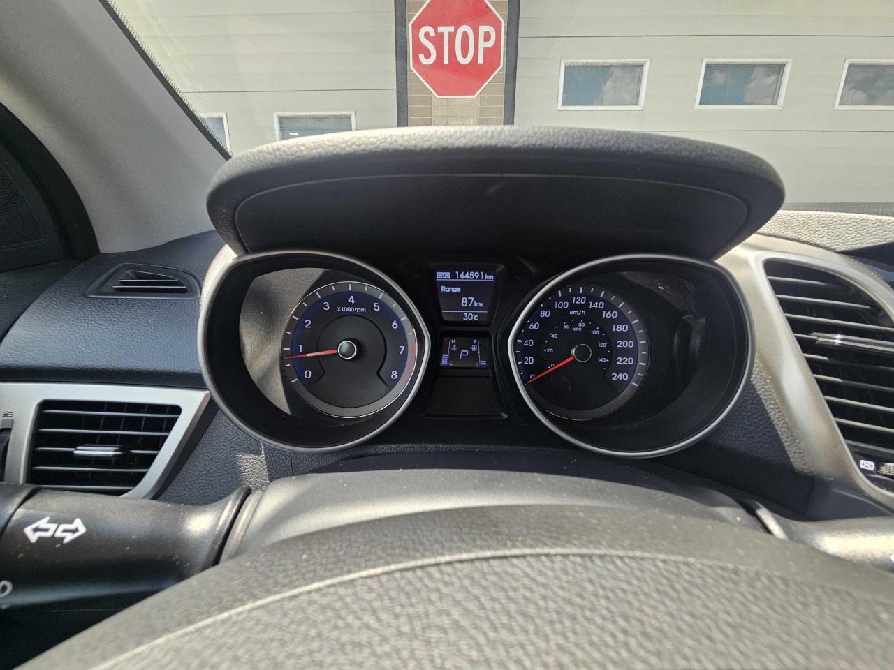 2016 Hyundai Elantra GT Limited | Leather | Pano Roof | Nav | Cam | Alloys Photo19