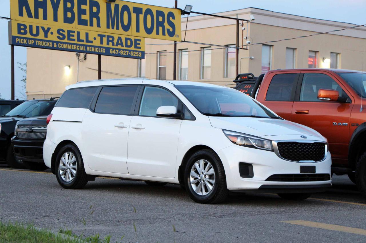 2017 Kia Sedona LX - Photo #1