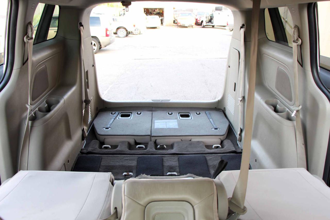 2017 Kia Sedona LX - Photo #11
