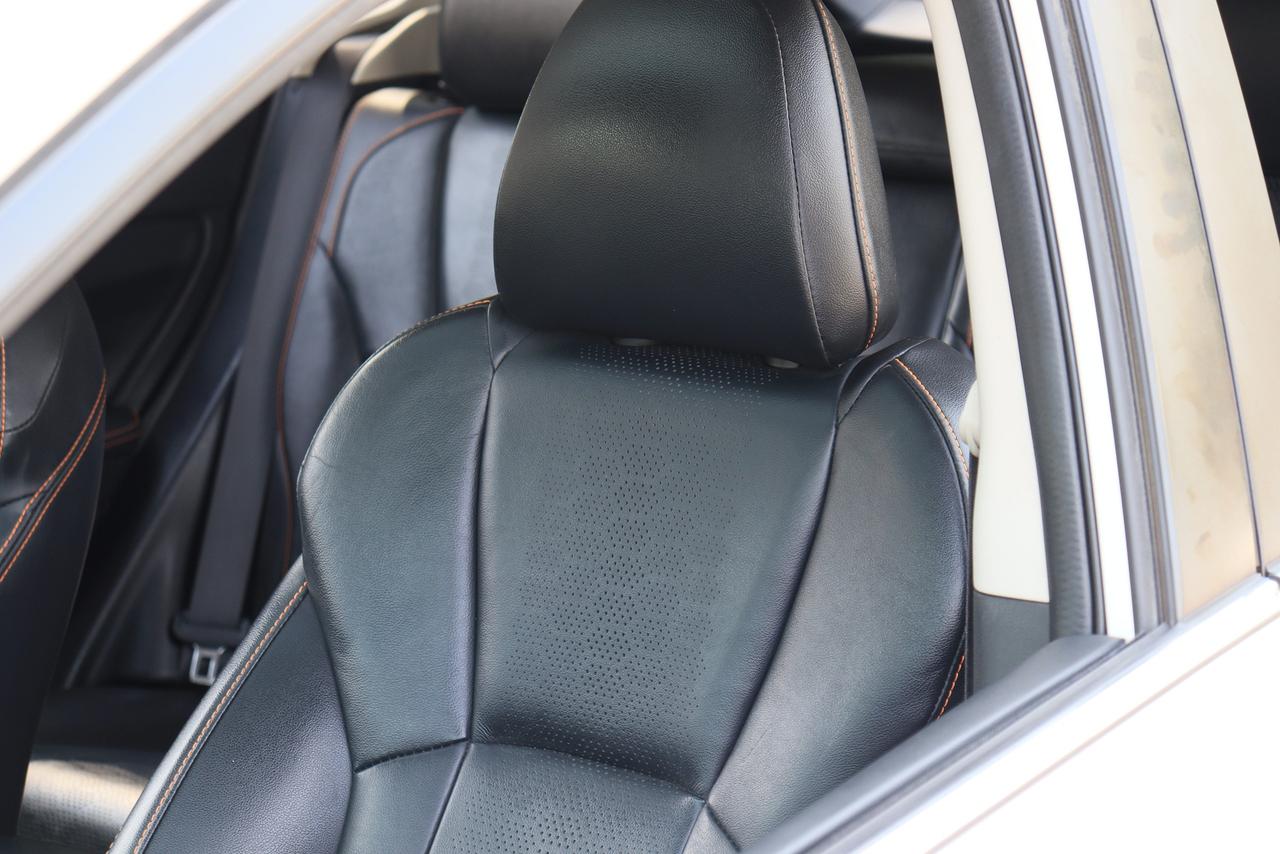 2019 Subaru Crosstrek Limited | Eyesight | Leather | Roof | Nav | Cam ++ Photo