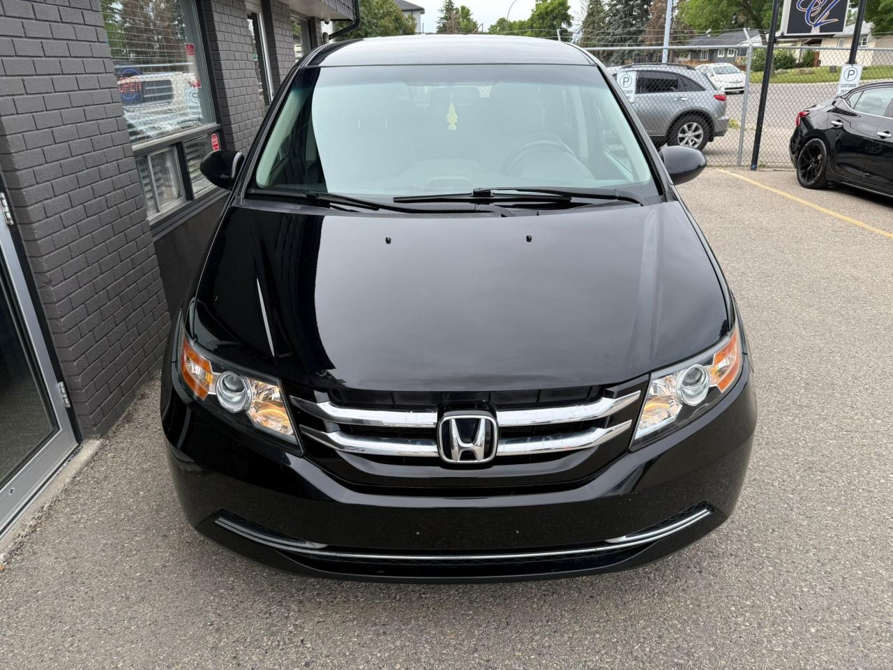 2014 Honda Odyssey SE | Easy Financing Solutions | Warranty Available - Photo #6