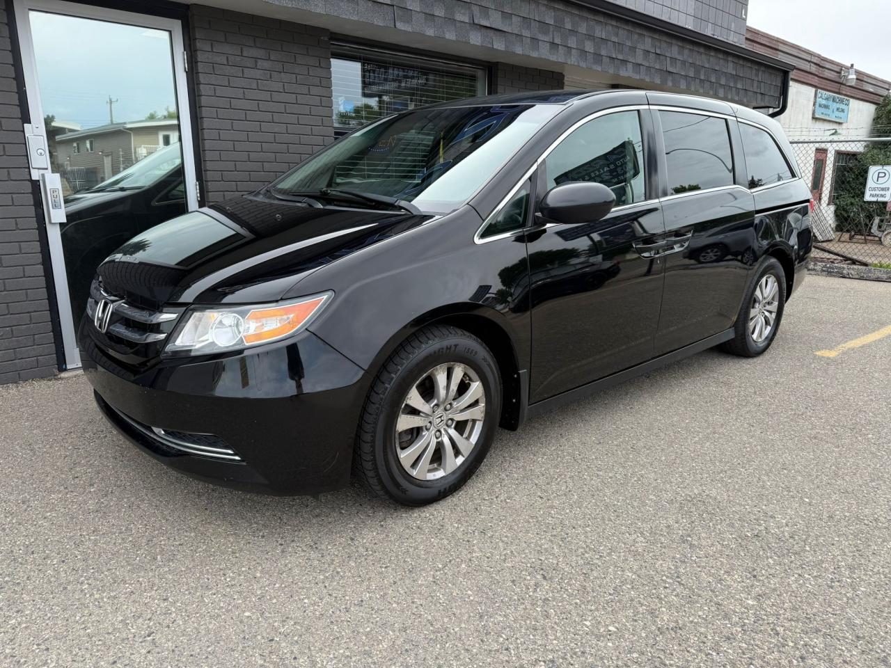 2014 Honda Odyssey SE | Easy Financing Solutions | Warranty Available - Photo #7