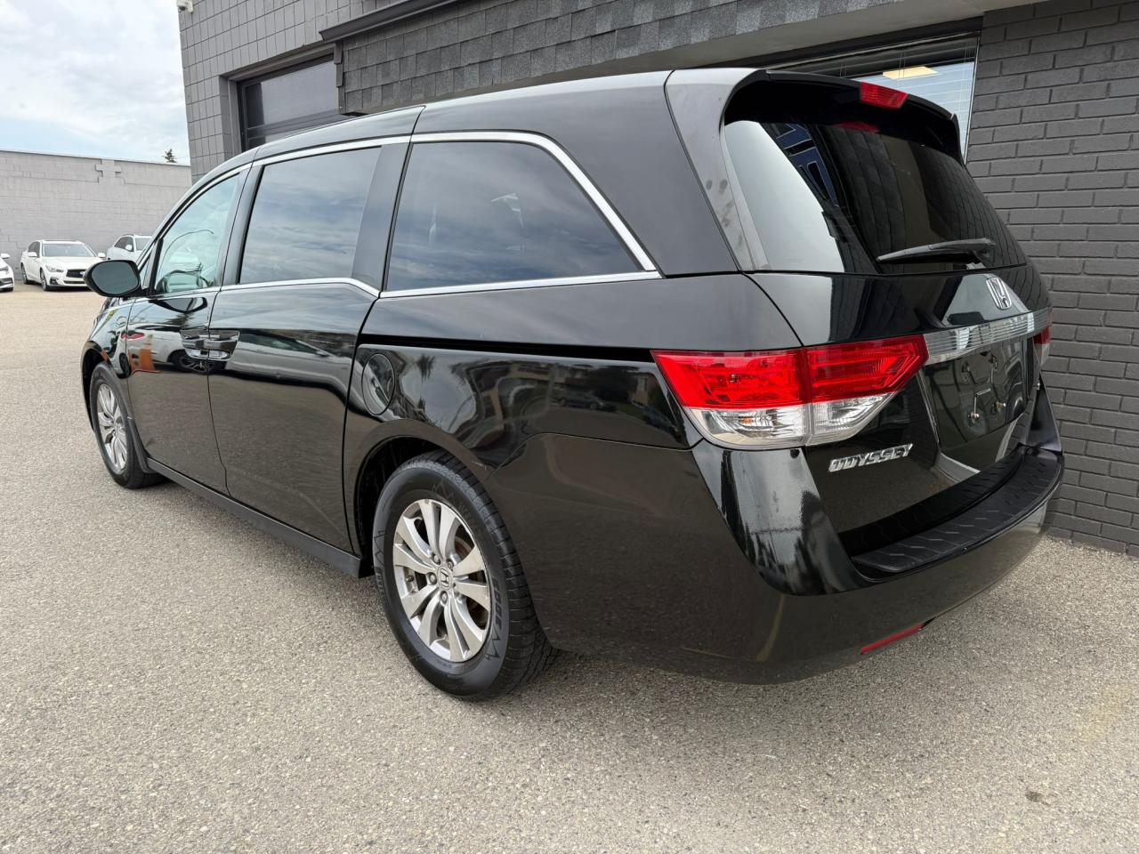 2014 Honda Odyssey SE | Easy Financing Solutions | Warranty Available - Photo #9