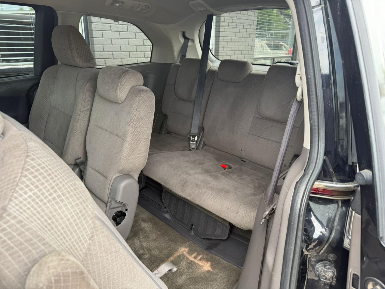2014 Honda Odyssey SE | Easy Financing Solutions | Warranty Available - Photo #12