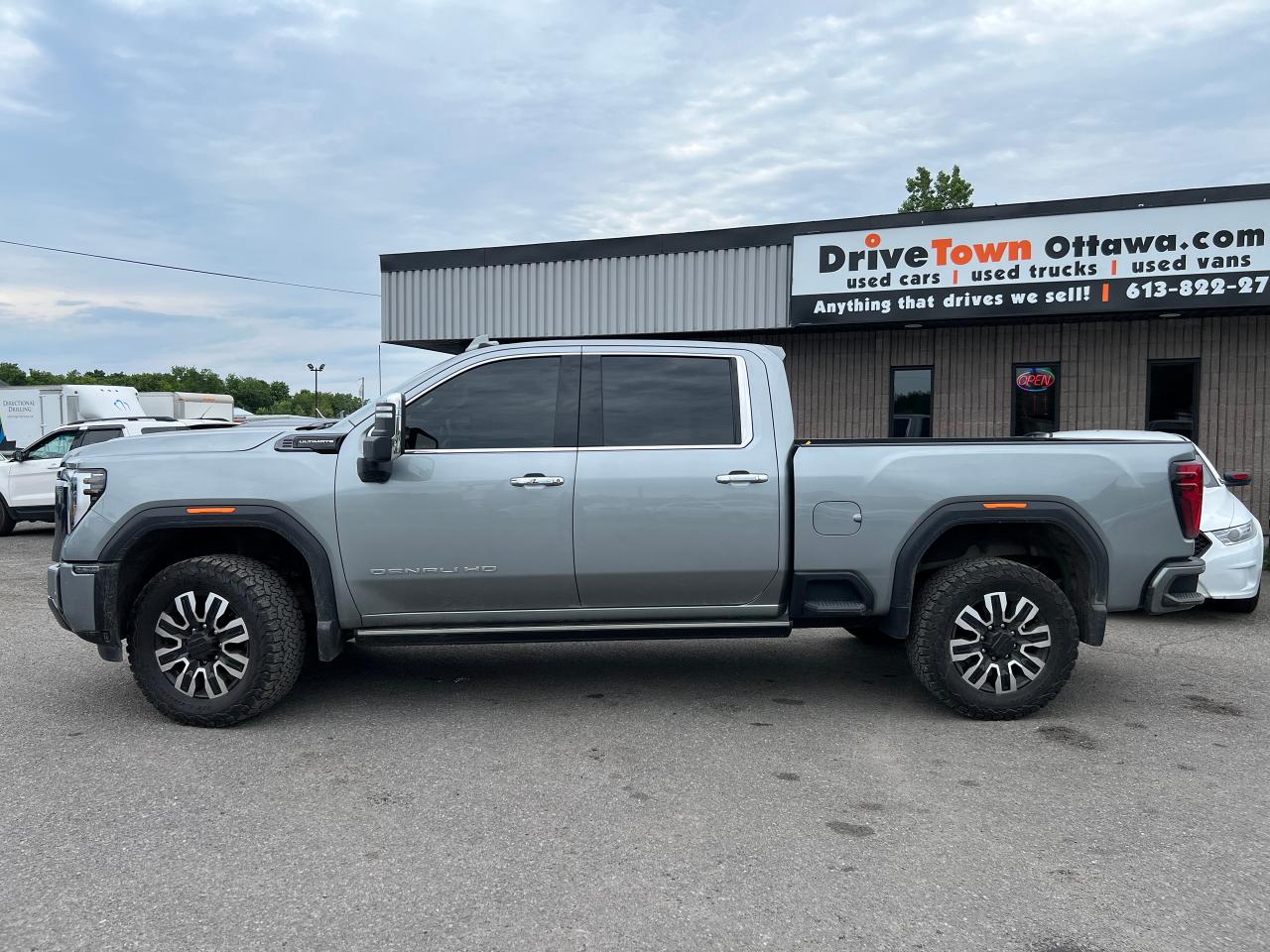 2024 GMC Sierra 2500 Denali Ultimate - Photo #2