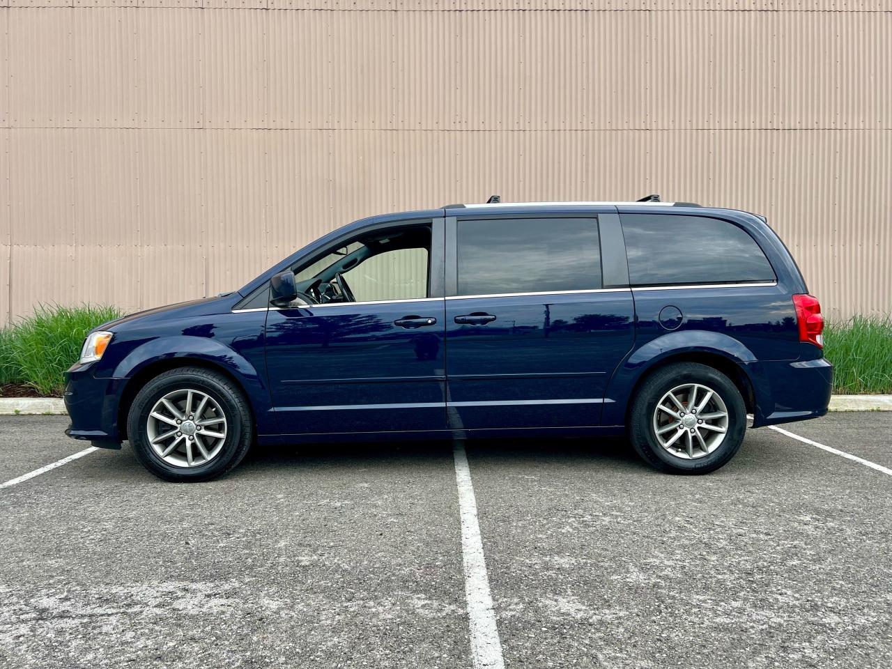 2015 Dodge Grand Caravan SXT Premium Plus - Photo #6