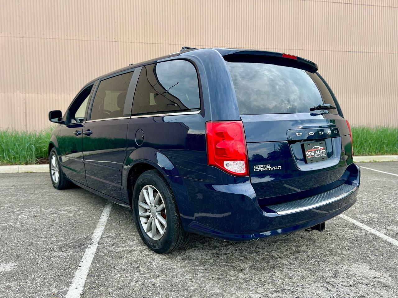 2015 Dodge Grand Caravan SXT Premium Plus - Photo #3